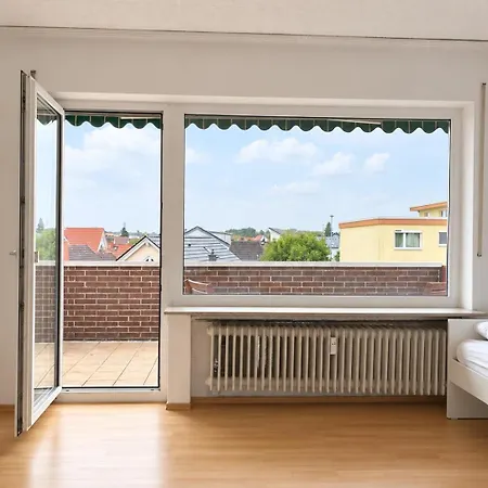 Apartment 3 Schlafzimmer Und Balkon Nähe Flughafen